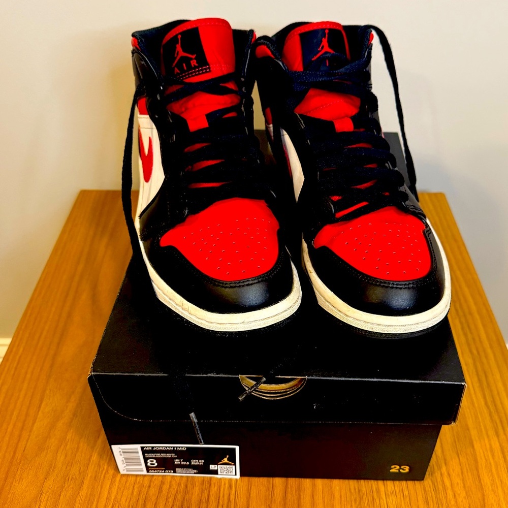 Men’s Air Jordan 1 mid